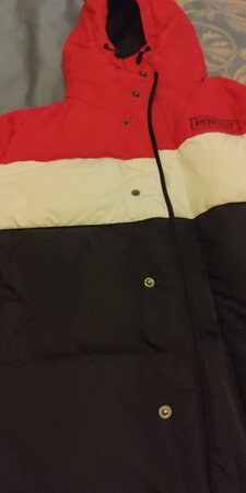 衣服大小合适！很保暖！穿的显年轻