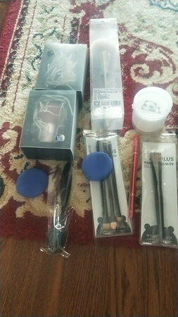 优家（UPLUS）木柄细柔软毛自制面膜刷，做工精细，毛刷柔软，，大家可以放心选购任何一款优家产品，每种都很舒服