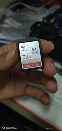 内存卡很不错，我用的是佳能800d   实际内存也有30G左右    拍视频拍照完全够用。  物流也很快，第二天就到了。