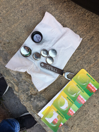 用了两年半的胎压监测传感器没电了，买来换上之后一切恢复正常。