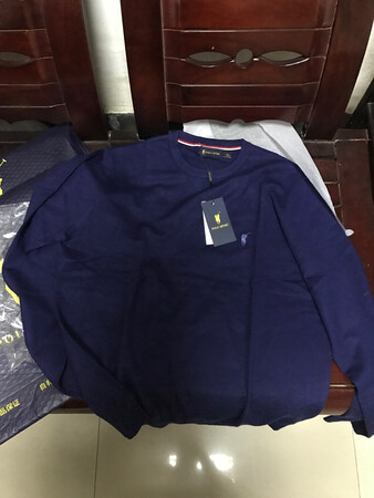 衣服质量很好，柔软手感好，码子刚刚好