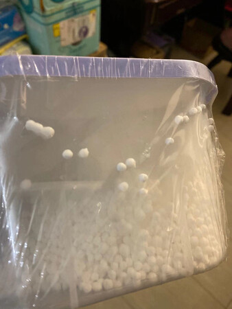 除湿用的，凑单购买，第一次买的有一个破损了，客服又重新寄了一份，点个赞