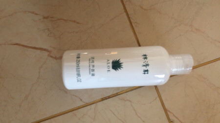 产品质感：有点芦荟，还行，还不错