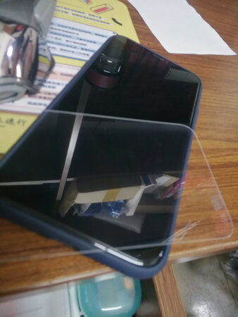 做工质感：挺好的，拿着很舒适。
触摸手感：有裸机的感觉。
颜色外观：全透明的，可以展示出手机原来的颜色。
适配性：和手机般配。