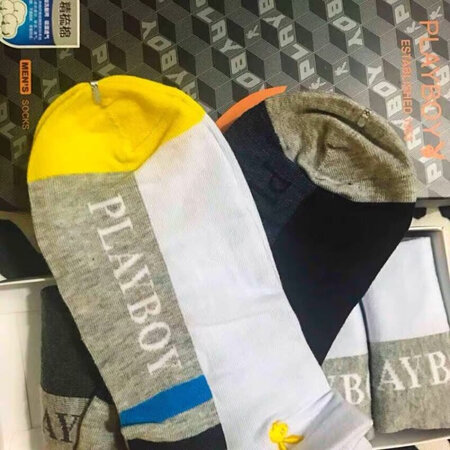 袜子不错，不跟鞋往下掉，好穿，纯棉的，挺舒服的。