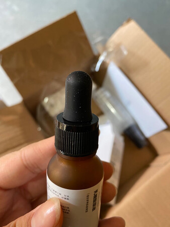 产品包裹包装太太太随意了，刚收到打开一看有种收到假货的感觉，不过当晚就用了产品还是不错的。