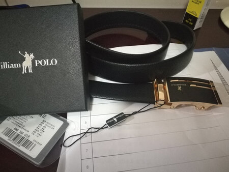 京东物流超快，腰带非常棒，皮质柔软，皮带头做工精良，非常漂亮！