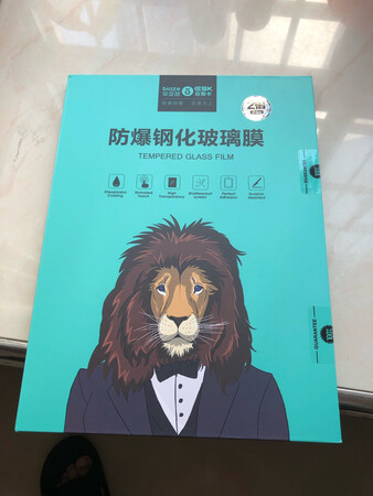 刚贴上，大小适中，高清显示，就是不包邮，邮费都要8块