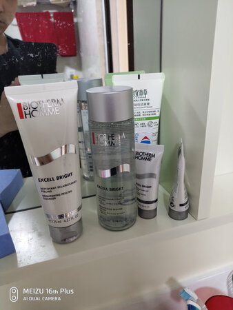 双十一活动非常优惠囤货中东西非常好一直在使用这个品牌双十一了送货还是很快第二天就到货了快递小哥服务态度很好包装很专业没有损坏赠品真的很多会一如既往的支持京东好评满意的一次购物