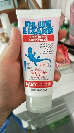 因为自己是过敏的皮肤，所以都是用的这个牌子的，小孩子也可以用，特别的好，家里面所有的东西都是在京东上面买的，第1天下单第2天就到了，而且都不用去楼下快递拿快递，特别的方便直接送货上门，特别的好