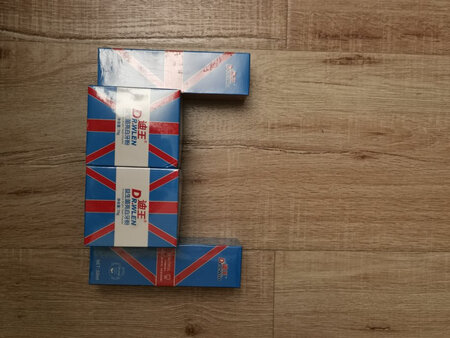 用了味道还不错，就是牙粉有些少，希望用了有效果！