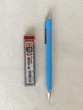 铅笔和铅笔很好用，不错。