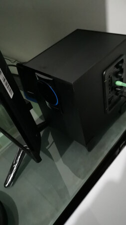 外形外观：小巧不占地方
安装难易：使用方便
低音还行，以前用的是菲利普的，对比感觉这个在音质上不如菲利普，可能跟功率小有关。但这个有蓝牙，连接比较方便。总之值这个钱的货，不要奢求太高。