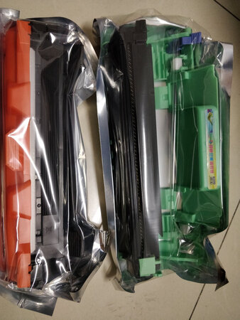 包装完好无损，发货快，快递员态度好，产品包装严实，品相好  打印清晰