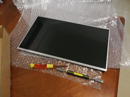 商品质量不错，与描述相符。按照商家的安装教程自己安装的，效果不错。商家值得信赖！