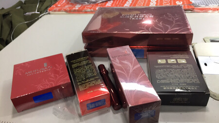 还不错的美肤宝用了几年了……一直都在用这个牌子的护肤品京东快递小哥送货也挺给力的呀……