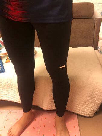 大小合适，松紧适度，穿着舒服，这个冬天打球就靠它保暖了，是正品有保障，到货当天就忍不住赶紧跑出去拿了，这种迫不及待的感觉，哈哈，没得说，好牌子，质量有保证，下次还来，希望优惠多多，活动多多，现在买到算是便宜的。