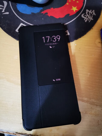 给老爸换了mate20，买了这个手机壳，开孔准确，智能视窗很不错