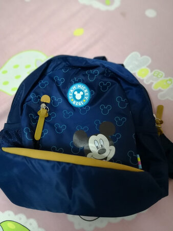 京东的东西越来越好了，是正品，非常喜欢，比实体店要便宜很多，所有的吃的玩的用的都是京东。