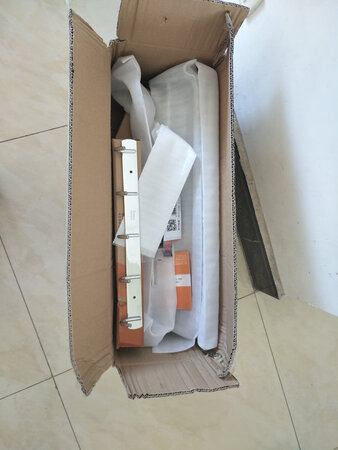 东西一来就打开看了一下，质量很好，好厚实的不锈钢，物有所值，等老公回来了按，喜欢的朋友放心选购吧！