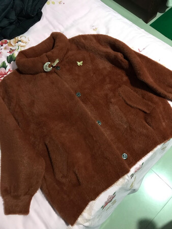 妈妈很喜欢，穿着合身，衣服材质质量都很好。值得购买