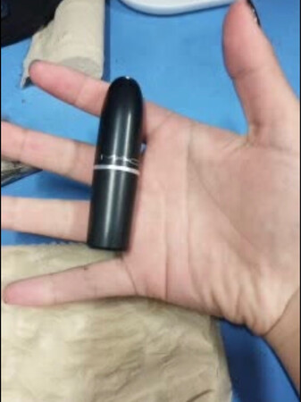 产品质感：很好
产品颜色：很好
持久效果：很好
滋润效果：很好
适合肤色：很好