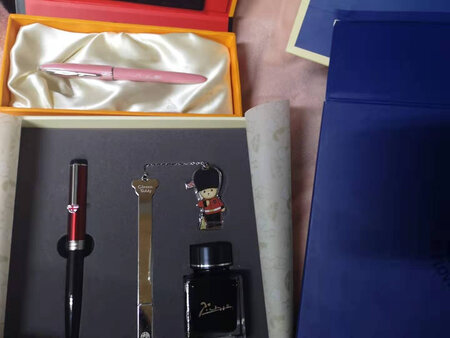 买了很多套，用来送同事的，还不错，也比较实用