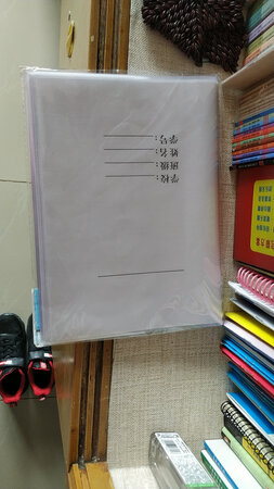 尺寸大小：尺寸大小正合适
其他特色：比贴膜的那种，要方便
做工质感：感觉厚度也合适，禁用又不会太厚
手感：剥皮比较方便，挺好用的