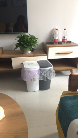挺好看的放在客厅，不会很突兀。