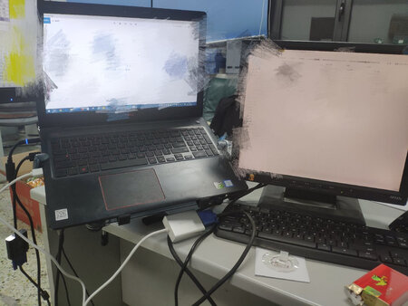 超级棒的小东西，别看体积小，作用超级大！！！应该拍一下用之前的情况，好有个对比。。。。。绝对的桌面整理神奇，适合多台电脑同时用，一下节约了一半多的空间，速度、显示都不受影响，太满意了，还计划再买一个，把办公室的电脑都整合！