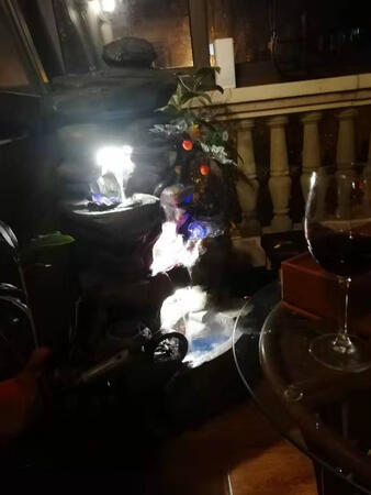 摆了好几个位置，夜晚灯光挺美的