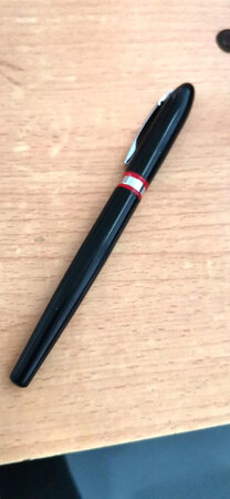做工质感：一直用毕加索，性价比之王！书写非常流畅，不堵水不卡纸。
颜值包装：包装也非常棒！自用送人都很好 有包装盒和手提袋。
其他特色：自营就是自营速度也是杠杠的，昨晚下单今天就到！