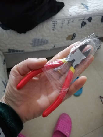 钳子太小了。要求换个大的也不里我