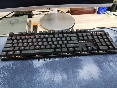 没有气味，很软很宣用起来舒服