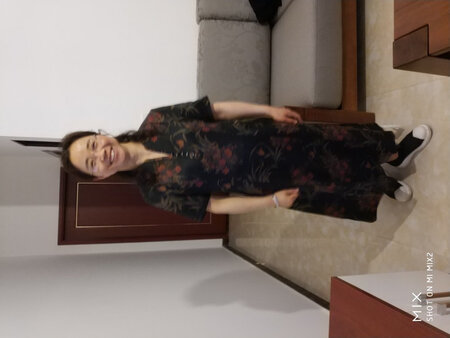试了一下挺合身的，面料感觉不错，希望洗过之后还是一样的好!