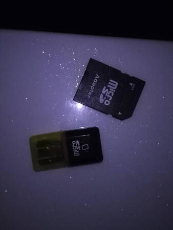 快递速度很快，卡的质量也不错。插上手机之后有31g多，还是挺不错的。以前的内存卡有时候用的时间久了，会发热，暂时没有发现这张卡有这种情况。店家还很贴心的送了很多配件，挺好的。总体说，还是比较满意的。