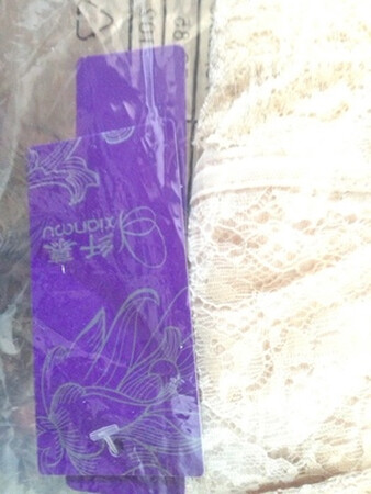 文胸聚拢效果非常好，很性感，资料也好，很满意。