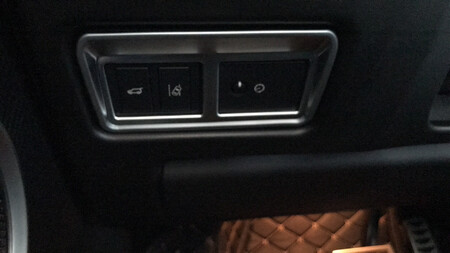 因为买了新车?买好多好多的配 都贴合贴合 超靓 超正 全部自己动手 虽然要些时间 但自己动手很有成就感哦 东西都可以 可以