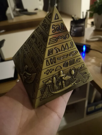 很不错，做功惊喜，据说金字塔有正能量，在家里或者公司摆放挺适合的