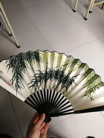 不错，对外行人来说已经很满意了，送礼也很有面子。