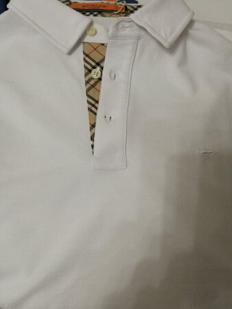 衣服大小刚刚好，穿着正合身。