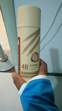 包装太次了，都压扁了一半了。