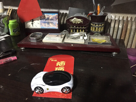 无线鼠标已收到了，车模型的无线鼠标，做工精致，小巧玲珑，我非常喜欢这了款产品。我现在给100个??????????赞！！！