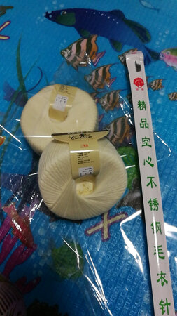 线已收到，颜色品质都一如卖家所言，确实不错。而且店家很贴心，还附赠了一副棒针，谢谢啦！( ﹡ˆoˆ﹡ )