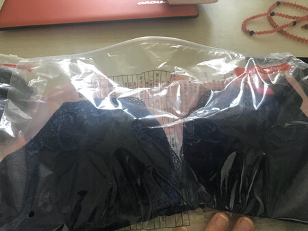 还没穿，今晚回去试一下，看着还不错，手看了看布料也还可以。京东速度超级快