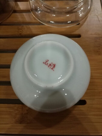 做工不错，图案精美漂亮。