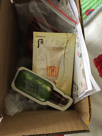 以前就在这家买过后的产品，非常好用是正品,这次又买了精华和眼霜还是一如既往的好，以后会回购。