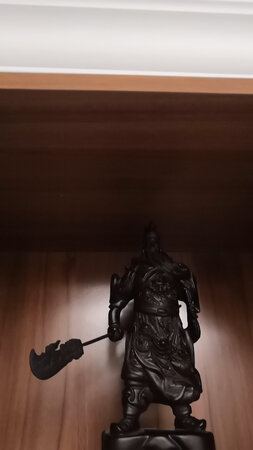 请了一个关二爷，一个弥勒佛，结果只收到一个关二爷，不知道是怎么发货的？