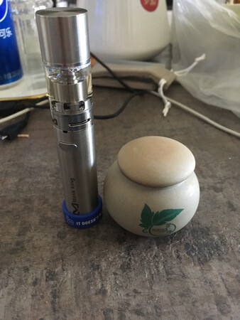 不错的杆子，输出很温柔，接近真烟。配合和风绿茶烟油，简直不要太爽。