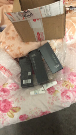 实在太令人愤怒了！说实话，我一颗心都不想给！！我真的很想问问你们，你们这个真的是正品吗？居然连包装都没有，还不如我买的五块钱的东西好。我本来是打算送人的，你包装都没有我怎么送人？差评差评差评。纵横京东这么多年。第一次花这么多钱，买这么差的东西！！！差评差评，差评差评差评差评差评差评！！！！！大家千万不要买这家的东西。默认好评全都是骗人的。气得我大晚上睡不着觉。